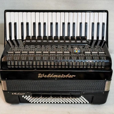 WELTMEISTER  METEOR 120 bass Piano Accordion Akkordeon Excellent - Image 1 of 4