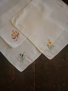 3x Vintage 10" Handkerchiefs White W/ Embroidered Floral Pattern - Picture 1 of 5