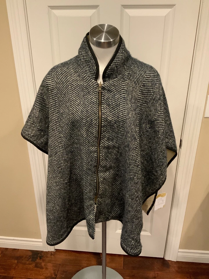 Free People Sweep Away 蓝色和灰色羊毛人字形拉链前角,尺寸 OS — 第 1/4 张图片