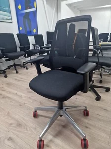 Interstuhl - EVERYis1 251 - Bürodrehstuhl - Netz / Stoff - Schwarz - A130 - Bild 1 von 5