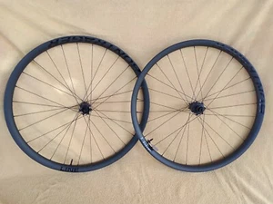 Bontrager Line Pro 30 Carbon Boost 29er Wheelset 6 Bolt Shimano Microspline TLR - Picture 1 of 10