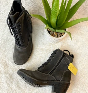 WOMENS 8-8.5 (EU 39) FLY LONDON SUEDE BLOCK HEEL LACE-UP/ZIP ANKLE BOOTS, GRAY - Picture 1 of 10