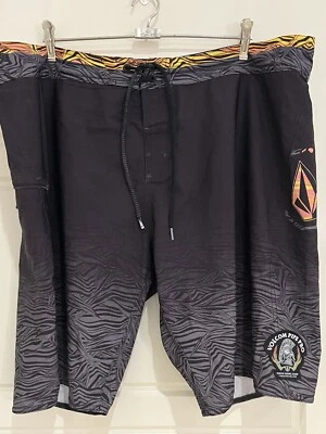Rare 🇺🇸 Volcom Board Shorts 42 Pipe ProNorth Shore Oahu Banzai Pipeline - Image 1 of 4
