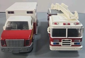 Lot of 2 Emergency Rescue Vehicles – Fire Truck & Ambulance Toy Set – 1:20 Scale - Picture 1 of 6
