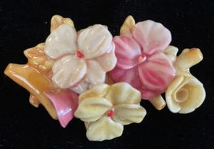 Bakelite Floral Brooch Pin Vintage - Picture 1 of 4