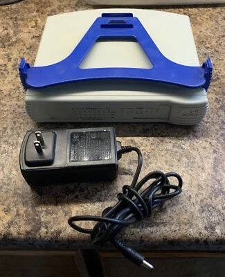 3COM 3C1670800 Office Connect 8 port 1Gb desktop switch with stacking bracket - Image 1 of 4