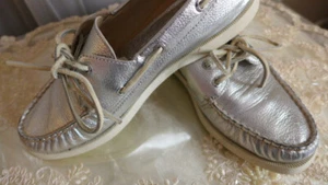 Boat Shoes Women AUTHENTIC SPERRY Silver Metallic 8.5M Topsider Loafer Comfort - Picture 1 of 11