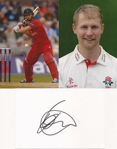 LANCASHIRE: KARL BROWN SIGNED 6x4 WHITECARD+2 UNSIGNED PHOTOS+COA - Picture 1 of 1