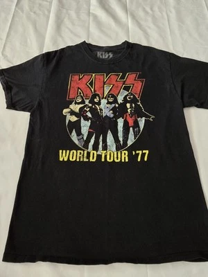 Vintage Style Kiss T-Shirt World Tour 1977 Black Adult Sz Med Rock Music  - Image 1 of 4
