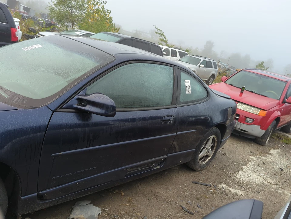 1997-2002 Pontiac Grand Prix Driver Front Door Oem CG8UF Foto 1 de 1