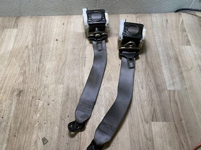 JUEGO CINTURÓN SEGURIDAD TRASERO IZQUIERDO Y DERECHO MERCEDES BENZ CLK350 CLK500 OEM 04-09 Foto 1 de 4