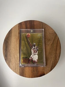 1995-96 Skybox Michael Jordan Larger Than Life  - Picture 1 of 2