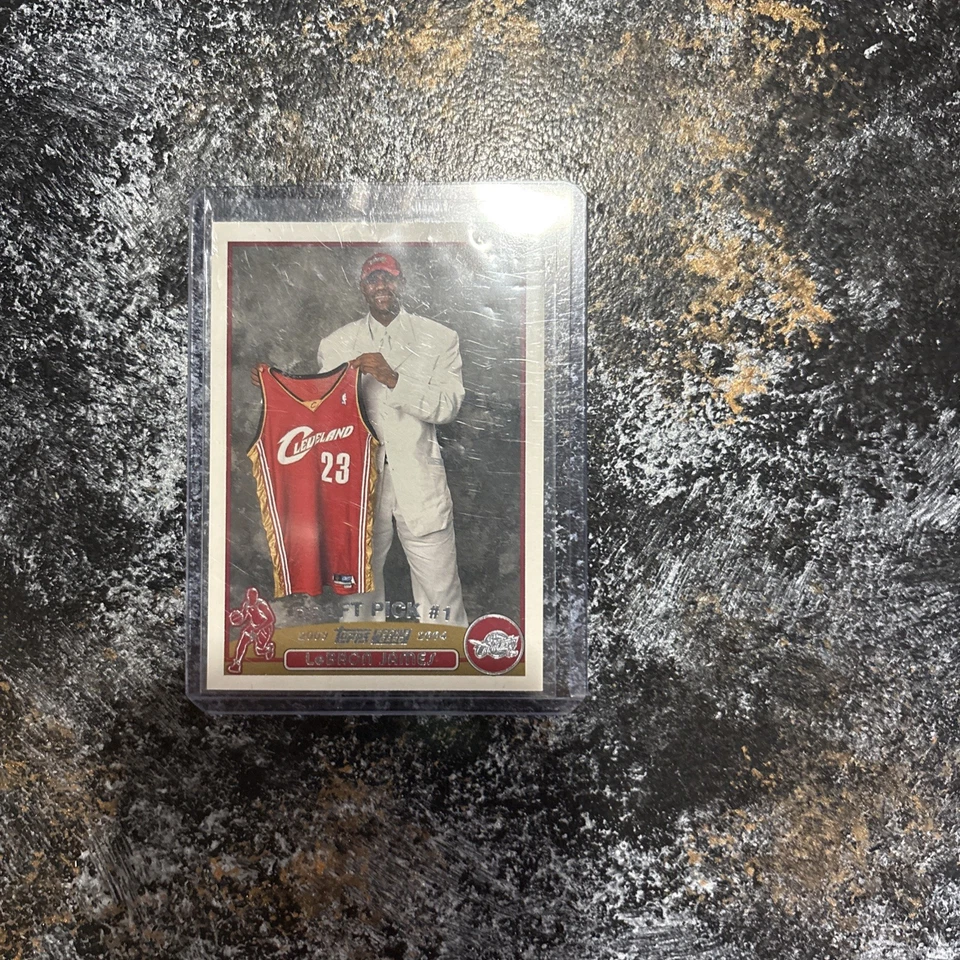 2003-04 Topps - Draft Pick LeBron James #221 1st Edition (RC) - Image 1 of 3