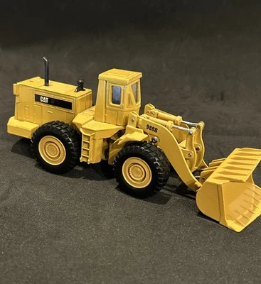 Ertl Cat 988B Wheel Loader 1/50 Scale Die Cast Used - Good Condition - Image 1 of 4