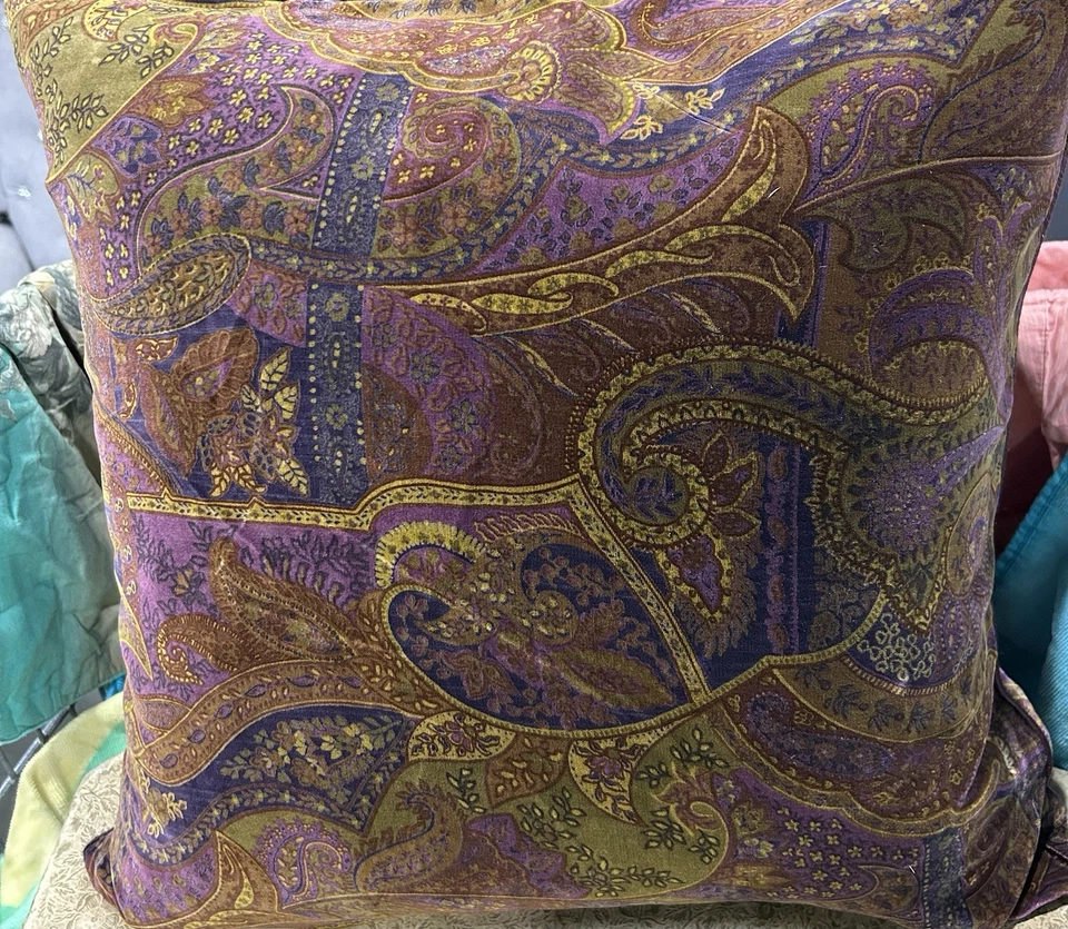 Funda Ralph Lauren Rutherford Park Paisley Terciopelo Almohada Púrpura  Foto 1 de 4