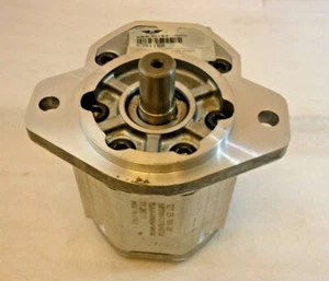 Sauer Danfoss Gear Motor 6351160 SNM3/33 C107, pn SNM3NN/033BN07GA - Picture 1 of 10