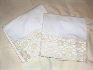 Pair Vintage 1950's Hand Crochet Pillowcases,20" X 32" Tan /Ecru Lot # 35 - Picture 1 of 3
