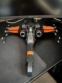 LEGO Star Wars: Poe's X-Wing Fighter (75102)