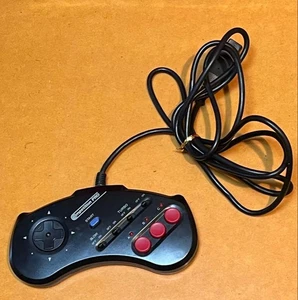 Mega Drive - Valuable overseas controller - Picture 1 of 2