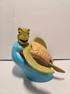 Crush The Surfer Schildkröte findet Nemo Souvenir Tasse Sipper Disney Parks 7" 2016 - Bild 1 von 6