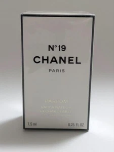 CHANEL No 19 Parfum Vaporisateur 7.5 ml 1/4FL.OZ Formula and New w/box Japan - Picture 1 of 6
