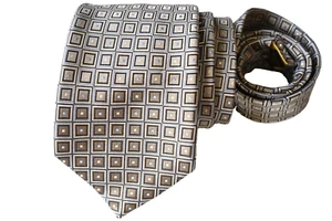 DONALD J. TRUMP MEN'S TIE BEIGE/GEOMETRIC Width: 3.7/8" Length: 59" - Picture 1 of 3
