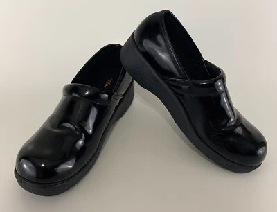 Zapatos SafeTstep para mujer de cuero sintético negro sin cordones resistentes al aceite talla 9,5 Foto 1 de 4