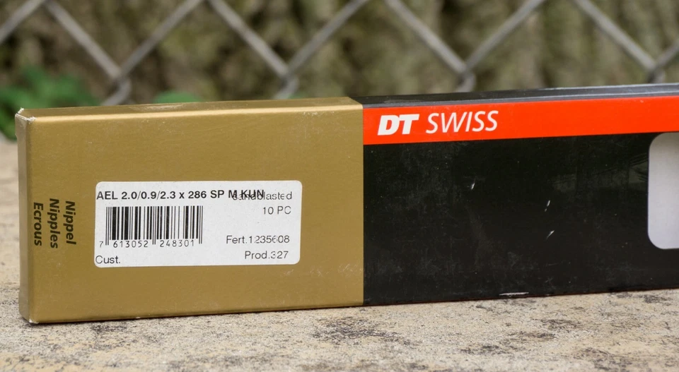 Велосипед серебристый DT Swiss Aerolite Bladed Spokes 10 карат прямая тяга 286 2,0/0,9/2,3 - Изображение 1 из 4