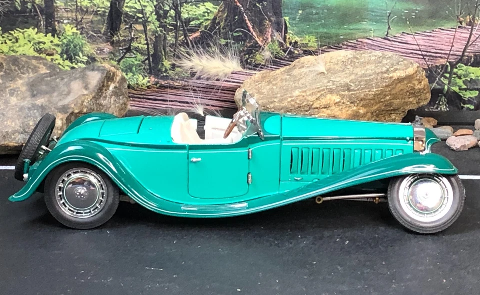 1:24 Diecast Franklin Mint GREEN 1929 BUGATTI ROYALE No Box AS-IS PARTS/REPAIR - Image 1 of 4