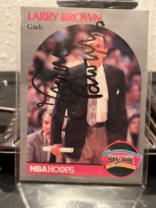 LARRY BROWN 1990 91 Hoops #328 Signed ON CARD AUTO HOF PSA DNA CERTIFIED - Picture 1 of 2