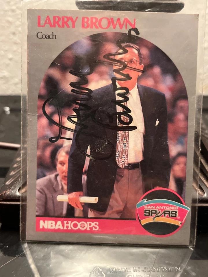LARRY BROWN 1990 91 Hoops #328 Signed ON CARD AUTO HOF PSA DNA CERTIFIED - Image 1 of 2