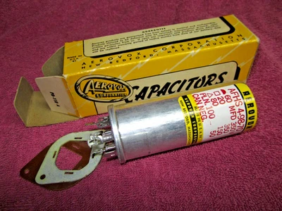 Nuevo de Lote Antiguo Condensador de Lata 60 &20uF@350V 80uF@150V 100uF@50V AFHS 4-98-70 AEROVOX Foto 1 de 2