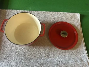 Pyrex Cast Iron Round Casserole With Lid - Red - 3.6 Litres  - Picture 1 of 15