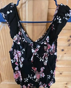 No Boundaries Wowens ärmelloses Top mit Blumenmuster Medium - Bild 1 von 2