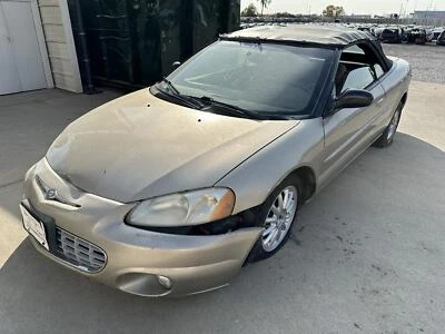 Conjunto de filtro de aire usado se adapta a: Chrysler Sebring Sdn 2002 2,7 grado A Foto 1 de 4