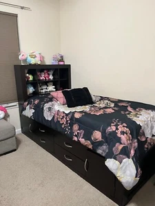 twin beds with mirror desser  - Picture 1 of 5