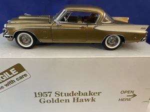 Danbury Mint 1957 Studebaker Golden Hawk 1:24 Scale Diecast Excellent Condition - Picture 1 of 10