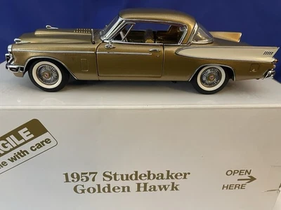 Danbury Mint 1957 Studebaker Golden Hawk 1:24 Scale Diecast Excellent Condition - Image 1 of 4