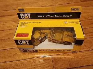 Cat 611 Wheel Tractor Scraper 1:64 Construction Machine New Sealed - Picture 1 of 4
