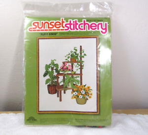 SUNSET STITCHERY EMBROIDERY KIT #2333 “PLANT STAND” VTG 1977 – NEW UNOPENED PKG