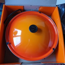 Le Creuset Wok. Cast Iron. With Lid. Flame Orange. New in Box. *See Details.