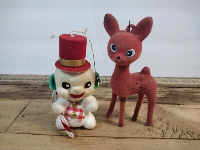 Enfeites de árvore de Natal vintage flocados dos anos 1950-1960 boneco de neve e renas vermelhas  - Imagem 1 de 2
