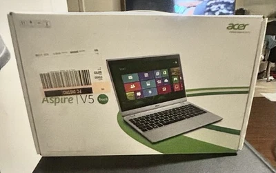 Acer Aspire V5-122P-0826 11.6” Touch AMD A4 4GB 500GB HDD Win8.1 Chill Silver - Image 1 of 4