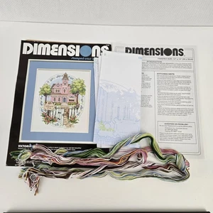 Dimensions Cross Stitch Victoria Inn Kit #3120 datato 1991 COMPLETO aperto - Foto 1 di 5