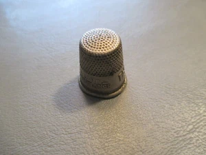 Vintage Metal Advertising Sewing Thimble THE PRUDENTIAL LIFE INSURANCE - Picture 1 of 8