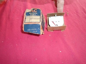 1941 OLDSMOBILE N.O.S.AC #1516298 GAS GAUGE IN THE ORIGINAL AC BOX - Picture 1 of 1