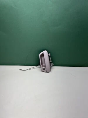 Chevrolet Spark 2013 pasajero manija de puerta delantera plateada OEM Foto 1 de 4