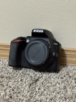 尼康 D3500 数码单反相机 仅机身 - 适用于零件 — 第 1/4 张图片