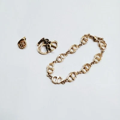 SIN TARIFA Pulsera Dior Cabeza Colgante Juego de 3 Metal Dorado 4606589 Foto 1 de 4