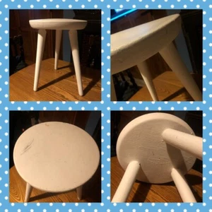 Small Vintage White Painted Wooden Stool Tripod Seat Rustic Chippy Solid - Picture 1 of 12